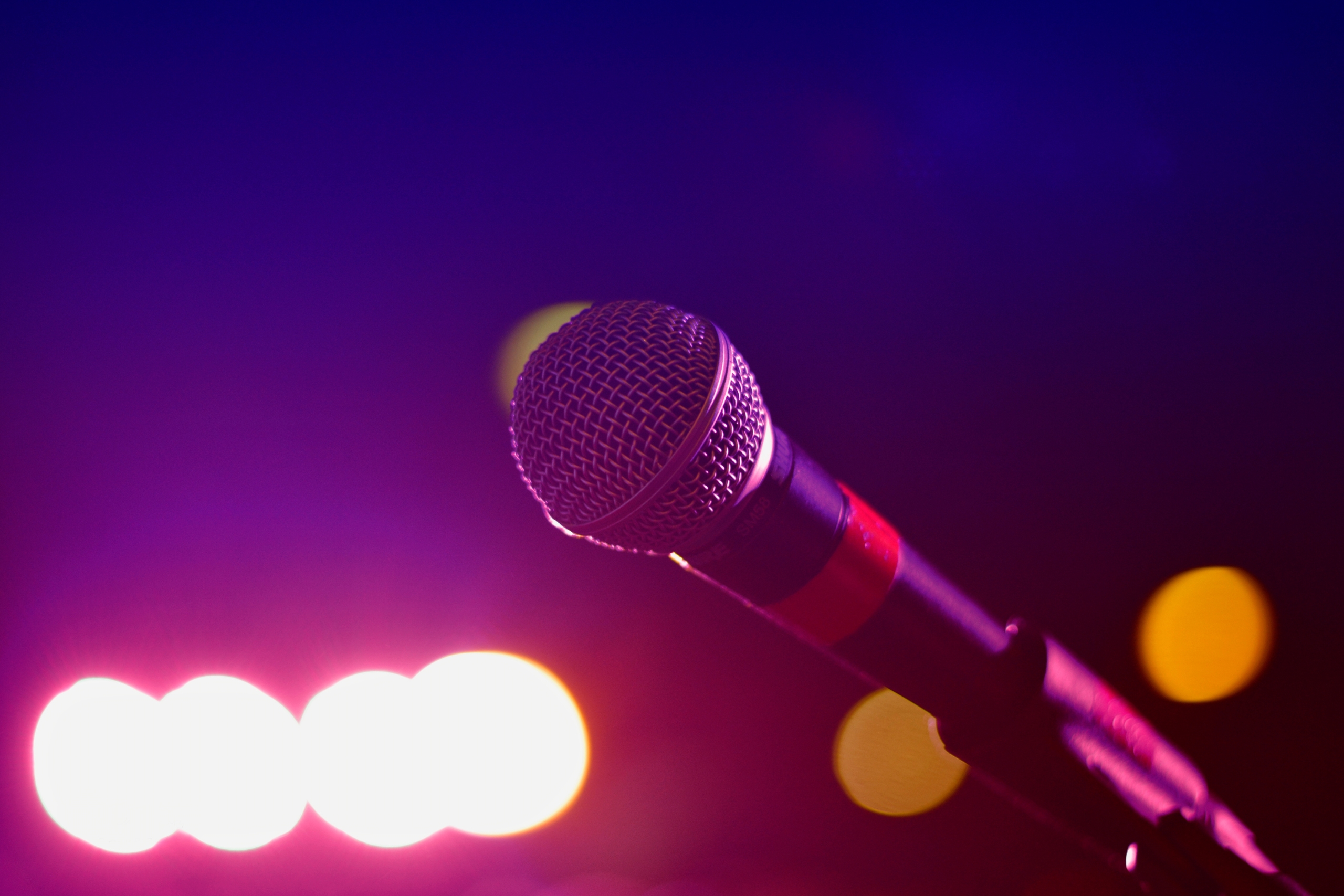 도파민 카라오케, 강남의 밤을 예술적으로 완성하는 하이엔드 감성 라운지